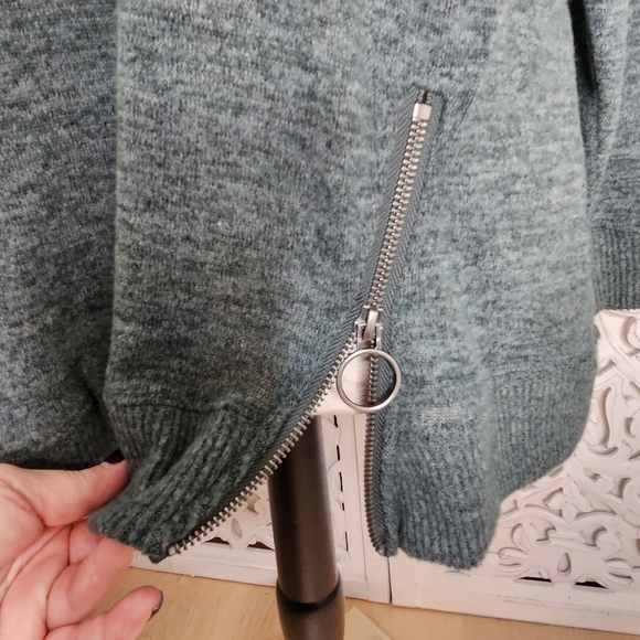 Democracy Green Asymmetrical Side Zip Oversized Tunic Sweater Size L - Picture 4 of 11